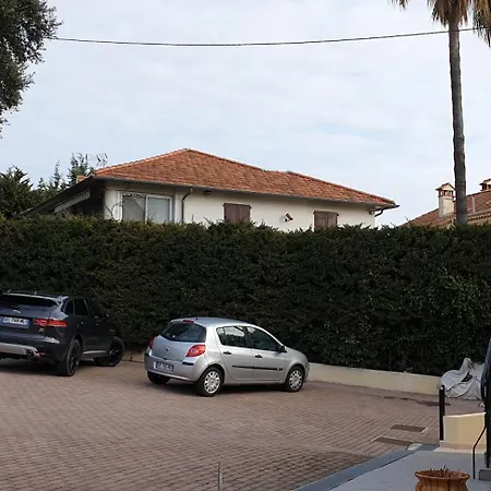 Apartamento Meublé-juan Pins-logt2 *